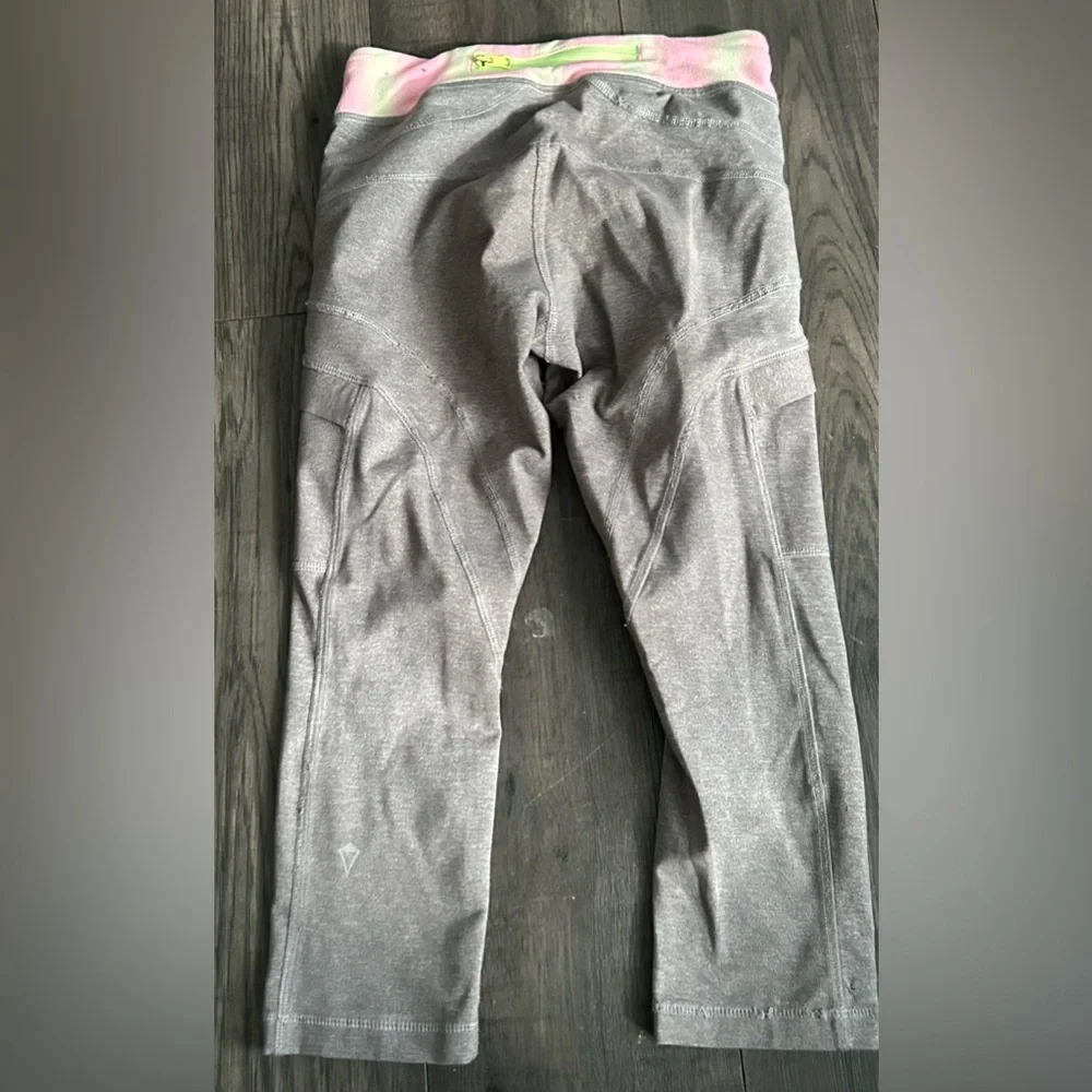 IVIVVA by LULULEMON girls size 8 capris leggings - Picture 3 of 7